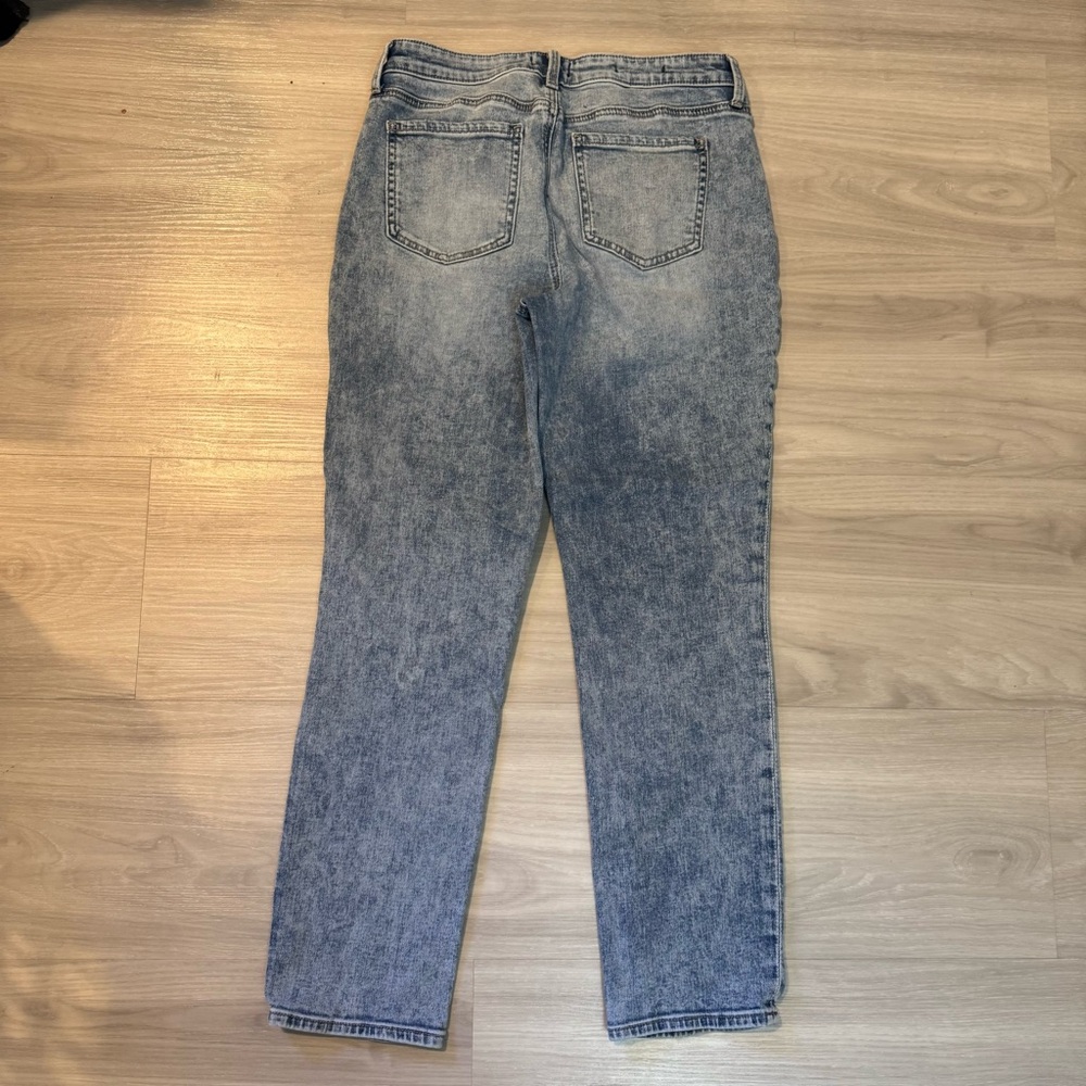 NYDJ Margot Girlfriend jeans straight leg size 4 light wash blue denim - Picture 6 of 13